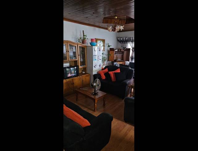 2 BEDROOM HOUSE FOR SALE IN KHAYA